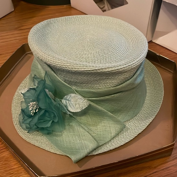 Sherel’s Accessories - Vintage Sherel’s mint green straw hat